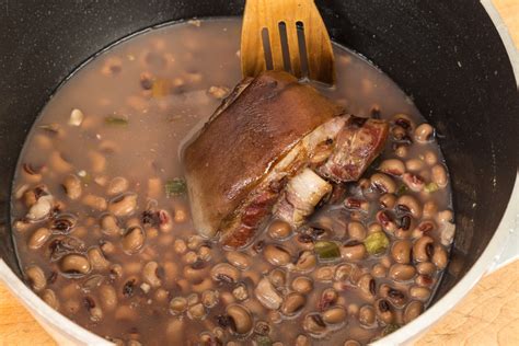 Why I No Longer Use Ham Hocks To Flavor My Beans