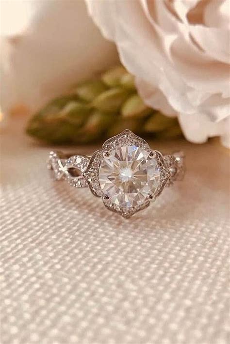 39 Best Vintage Engagement Rings For Romantic Look | Oh So Perfect Proposal