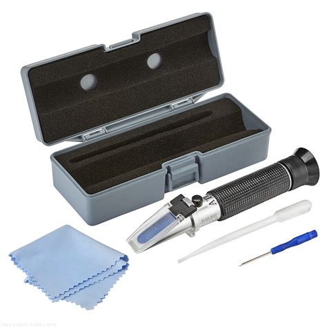 Refractometer for reading salinity w/ Free Calibration fluid - Bulk Reef Supply