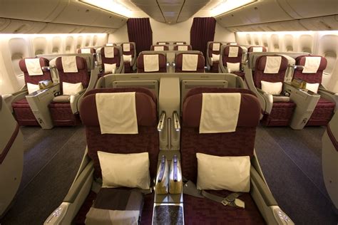 Qatar Airways Boeing 777 300er Economy Class - Várias Classes