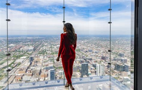 Skydeck Chicago at Willis Tower | The Gwen Hotel