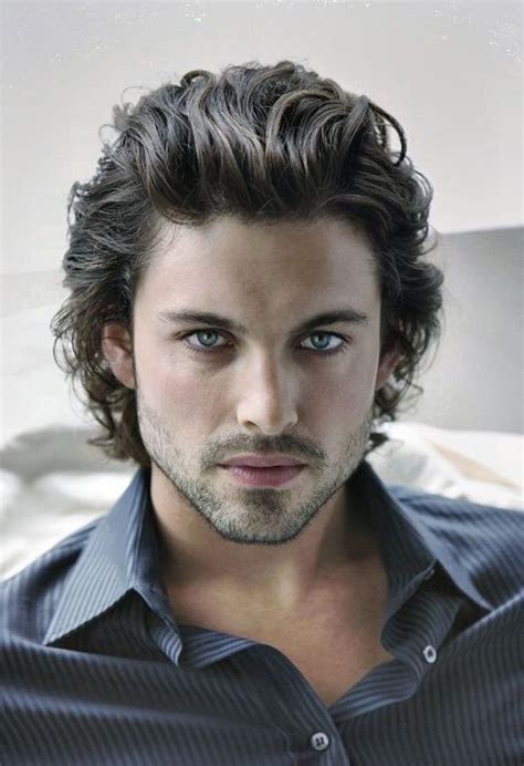 20 Cool Curly Hairstyles For Men - Feed Inspiration