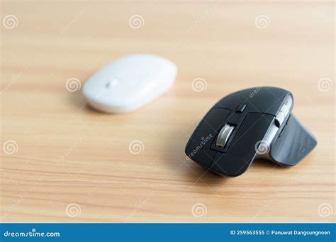 Comparison of Ergonomic Vertical Mouse and General Mouse on Desk at Workplace, Prevention Wrist ...