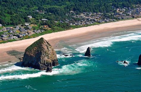 Best Beaches in the USA: 16 Breathtaking Shorelines! | Disha Discovers