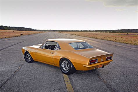 1967 Camaro with 800hp big-block blends Pro Street with Pro Touring