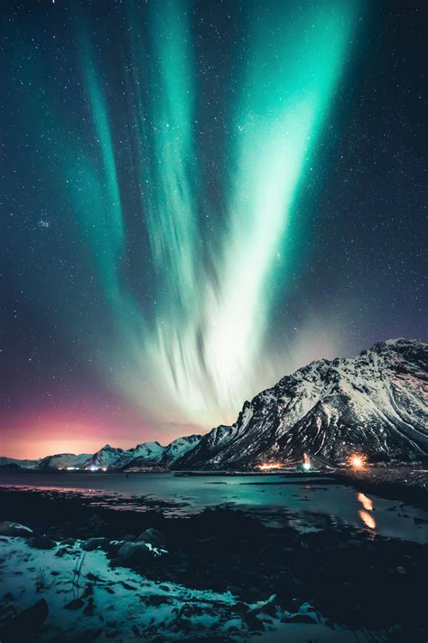 Northern lights over Lofoten Islands, Norway [OC] [6000x4000] : r/EarthPorn