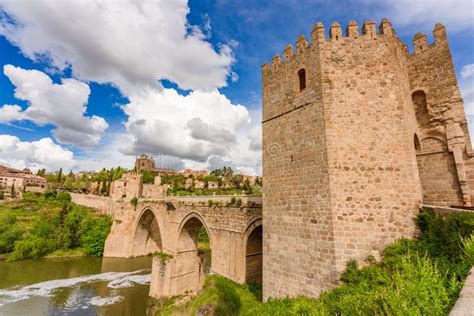 Medieval Saint Martin S Bridge Toledo Stock Photo - Image of sweeping, views: 246577326