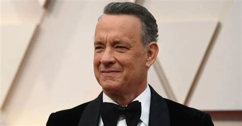 2020 Oscars: Tom Hanks Does Push-Ups on the Red Carpet