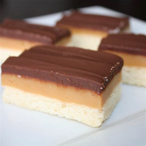 Easy Caramel Shortbread Squares - Maria's Kitchen