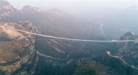 Hongyagu Glass Footbridge - HighestBridges.com