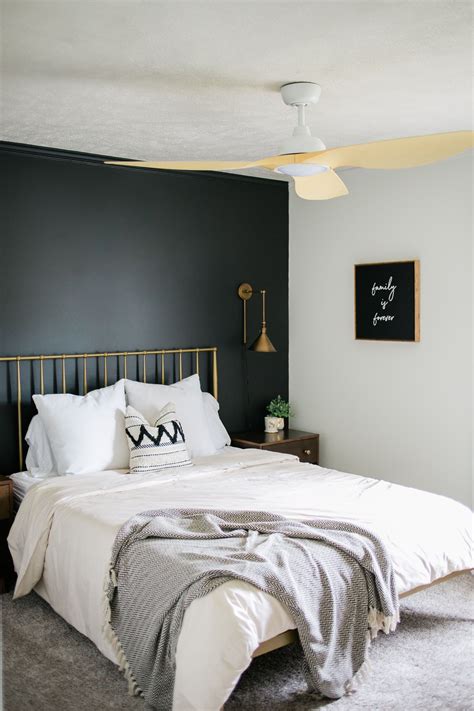 10+ Grey Accent Wall Bedroom 2023 - DHOMISH