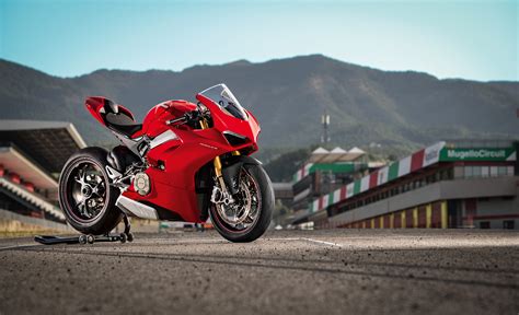 Ducati Panigale V4 S 2018 4k Wallpaper,HD Bikes Wallpapers,4k Wallpapers,Images,Backgrounds ...