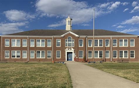 A Brief History of Lafayette High School – The Lafayette Times