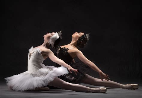 Ballet Nebraska's Swan Lake reveals the story behind the swans – American Midwest Ballet