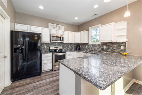 Granite Colors: What's The Best Countertop Color For Your Kitchen? | GC Flooring Pros