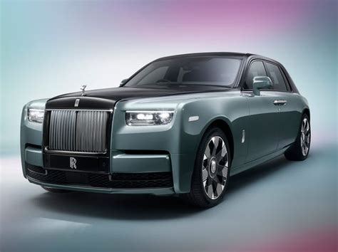 2023 Rolls-Royce Phantom Review, Pricing, and Specs