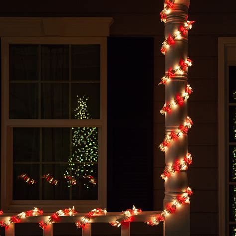 18' Garland Lights, 600 Red/Clear Lights, White Wire - Yard Envy