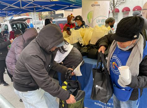 Catholic Charities Brooklyn and Queens Feeds Over 1,100 Families in Queens This Thanksgiving ...