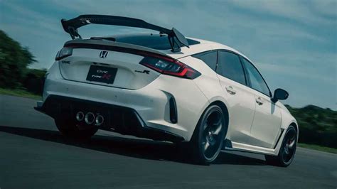 2023 Honda Civic Type R Gets OEM Accessories, Including Carbon Wing