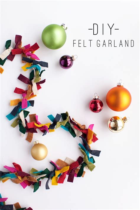 50 Best DIY Christmas Garland Decorating Ideas for 2021