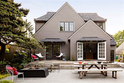 Exterior Home Painting: The Do’s And Don’ts For Selecting The Paint Color