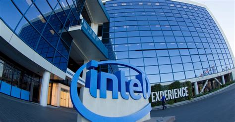 Intel stock forecast for 2021 – 2025: should investors buy INTC shares in hopes of recovery?