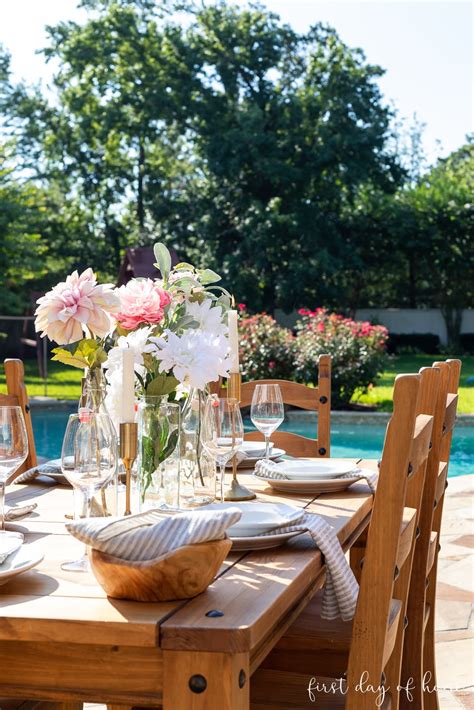 The Best Outdoor Table Decor Ideas for Easy Summer Parties