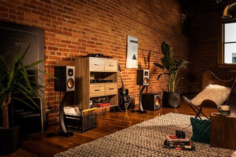 3 Tips For Picking The Right Speakers For Your Room Size - 2024 Guide - The Video Ink