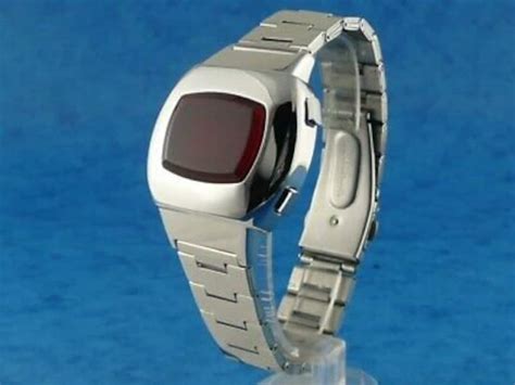 Time-shop-uk Retro LED Watch silver Homage to the 1970s Vintage Digital LED LCD Era Pulsar P3 ...