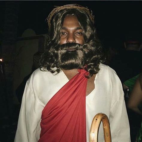 Kendrick Lamar Jesus costume - Discord Pfp