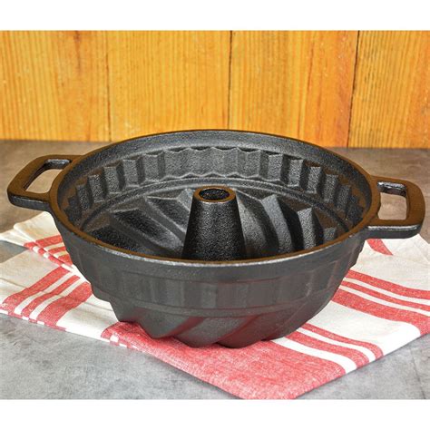 Fluted Bundt Style Cast Iron Cake Pan, Carolina Cooker