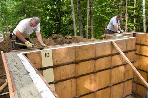 How to Form a Homemade Concrete Wall | Hunker