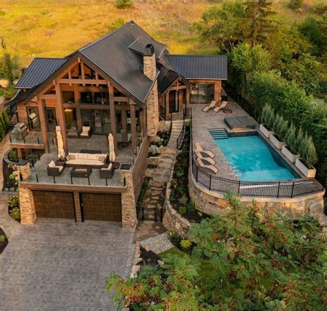 Luxury Mountain House with Pool and Hot Tub