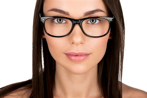 What Are The Best Eyeglasses Frames For Women?