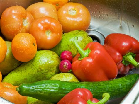 Should You Clean Vegetables With Vinegar - Boldsky.com