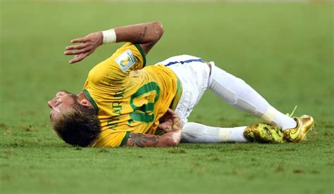 World Cup 2014: Neymar back injury puts Brazil in jeopardy - Los Angeles Times