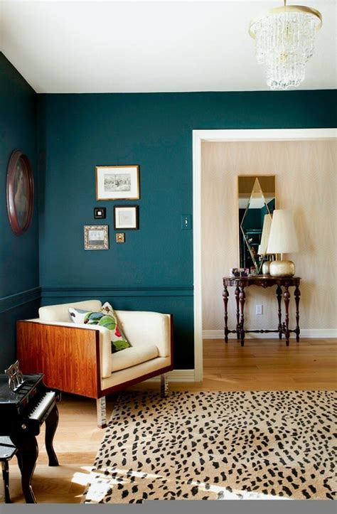 How to Use Bold Paint Colors in Your Living Room