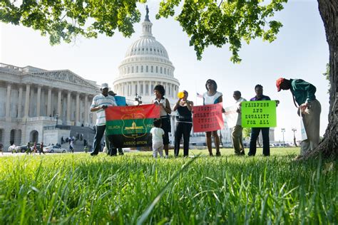 A few black Capitol cops protest agency bias - The Washington Post