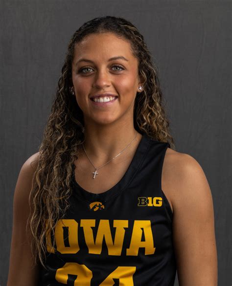 Gabbie Marshall – University of Iowa Athletics