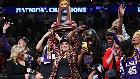 Kim Mulkey, a Colorful and Divisive Coach, Wins Another Title - The New York Times