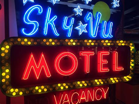 Vintage signs neon | Vintage neon signs, Neon signs, Vintage signs