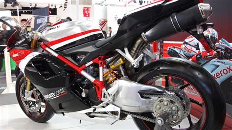 Ducati 1198 - A Fusion of Past and Future Classic Italian Sportsbikes - Timeless 2 Wheels