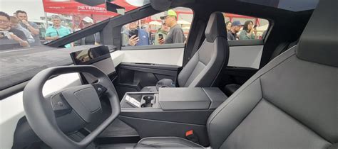 Tesla Cybertruck Features Sliding Sun Visors, No Handles in the Cockpit - autoevolution