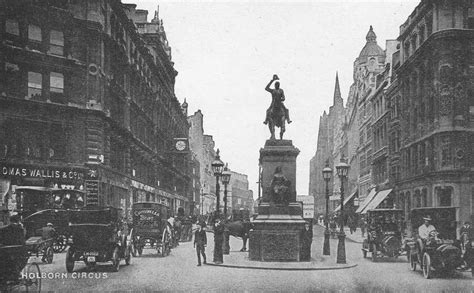 Old photos of London provide a glimpse into the city of old.