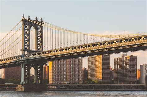 Premium Photo | Manhattan bridge in new york at sunset