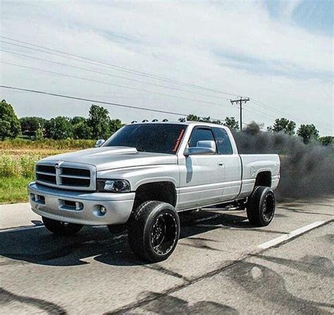 Lowered 2nd Gen Dodge Ram 1500