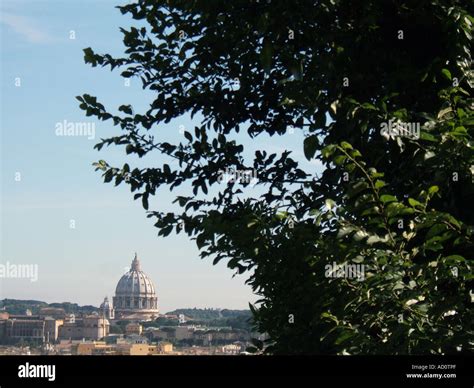 st peter's dome in rome Stock Photo - Alamy