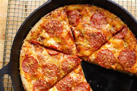 Cast-Iron Skillet Pizza Recipe | The Hungry Hutch