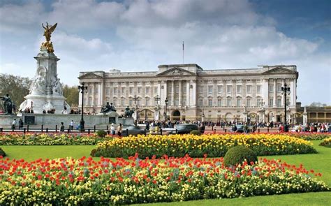 Buckingham Palace | History, Description, Changing of the Guard, & Facts | Britannica