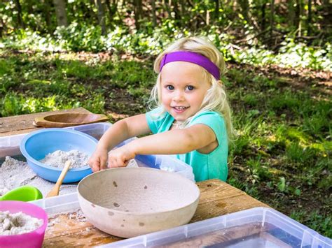 11 Montessori-Inspired Ideas for Outdoor Fun at Home | Mom.com